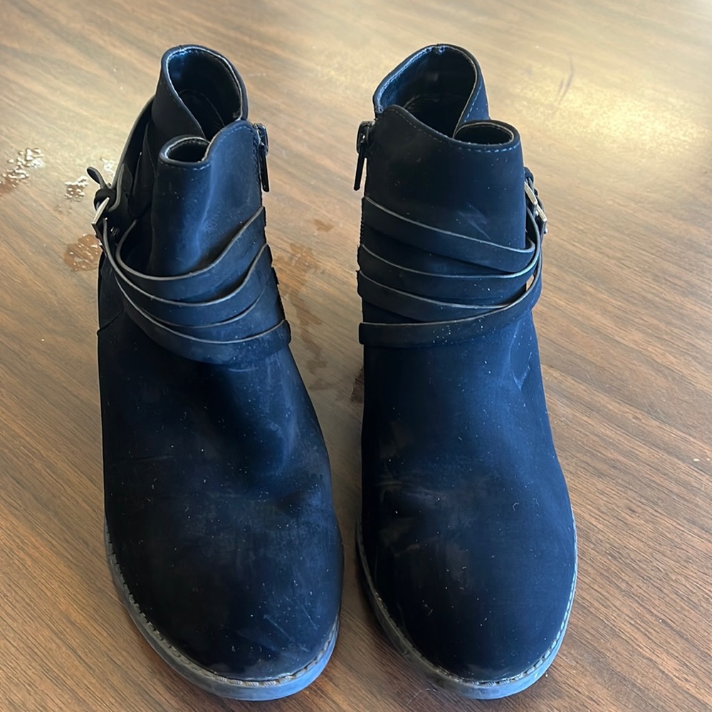 Woman’s ankle booties